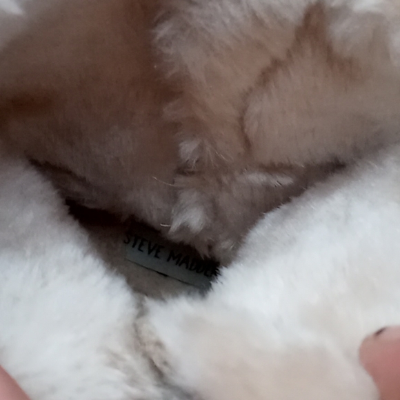 Steve madden fuzzy quilted slipper booties LIKE NEW slip on - Picture 4 of 4